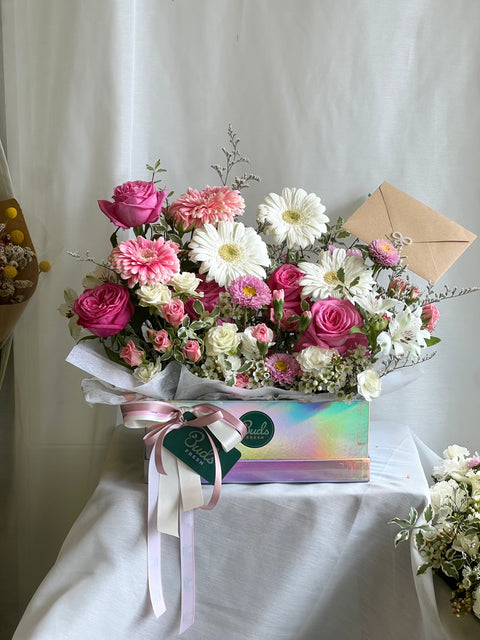 Elegant Table Arrangement