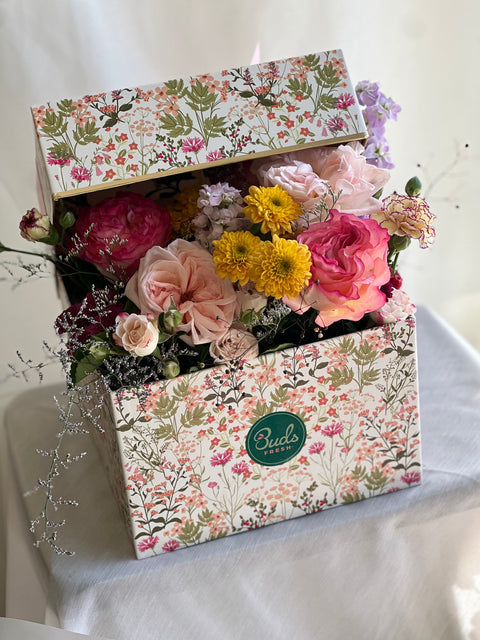 Elegant Table Arrangement
