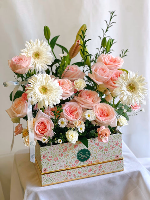 Elegant Table Arrangement